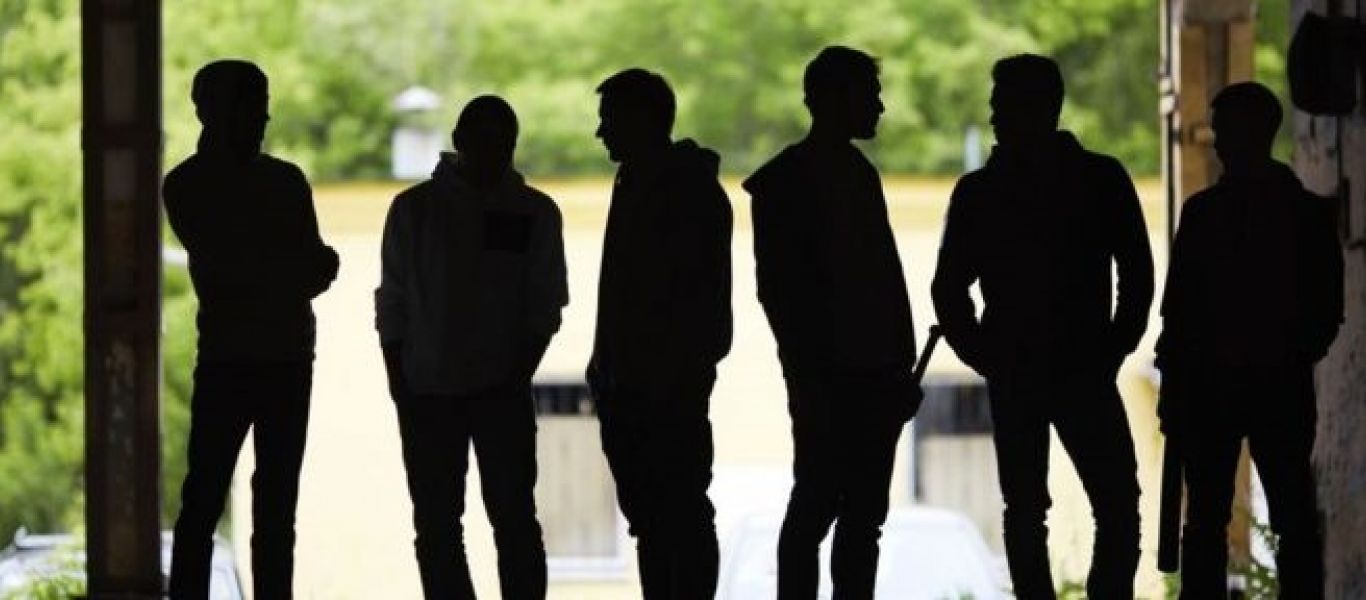 Κηφισιά: Συμμορία 15 ατόμων ξυλοκόπησε 14χρονους για ένα κινητό – Στο νοσοκομείο ένας ανήλικος