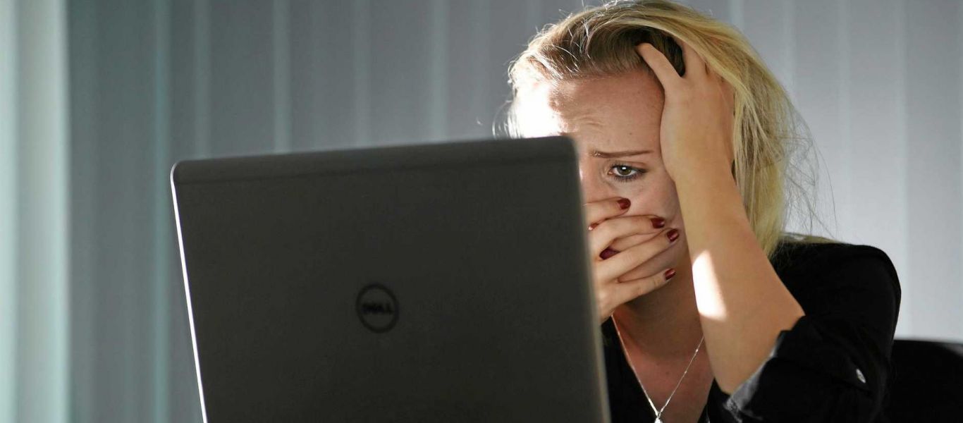 Η πρώτη καταδίκη για εκδικητικό πορνό στην Ελλάδα μετά το σκάνδαλο με τον Σ.Παναγιωτόπουλο – Ποινή φυλάκισης για 25χρονο