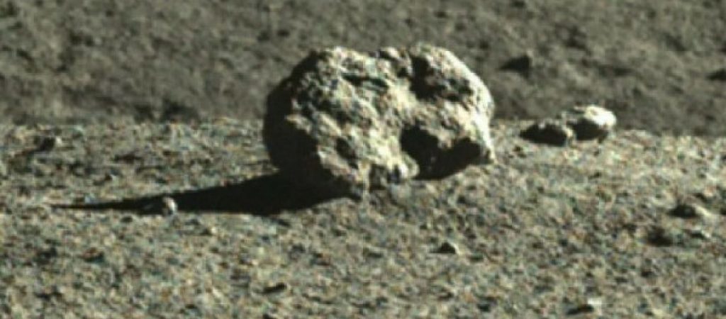 Λύθηκε το μυστήριο με τον «μυστηριώδη κύβο» που εντόπισε κινεζικό ρομπότ στη Σελήνη