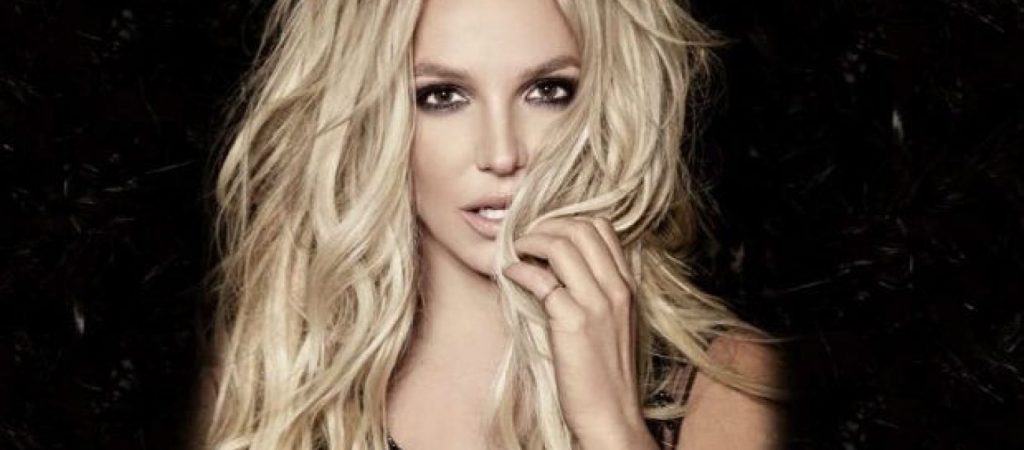 Μπρίτνεϊ Σπίαρς: Τα «πέταξε όλα» και πόζαρε μπροστά στον καθρέφτη της μόνο με το «καυτό» της εσώρουχο (φωτο)