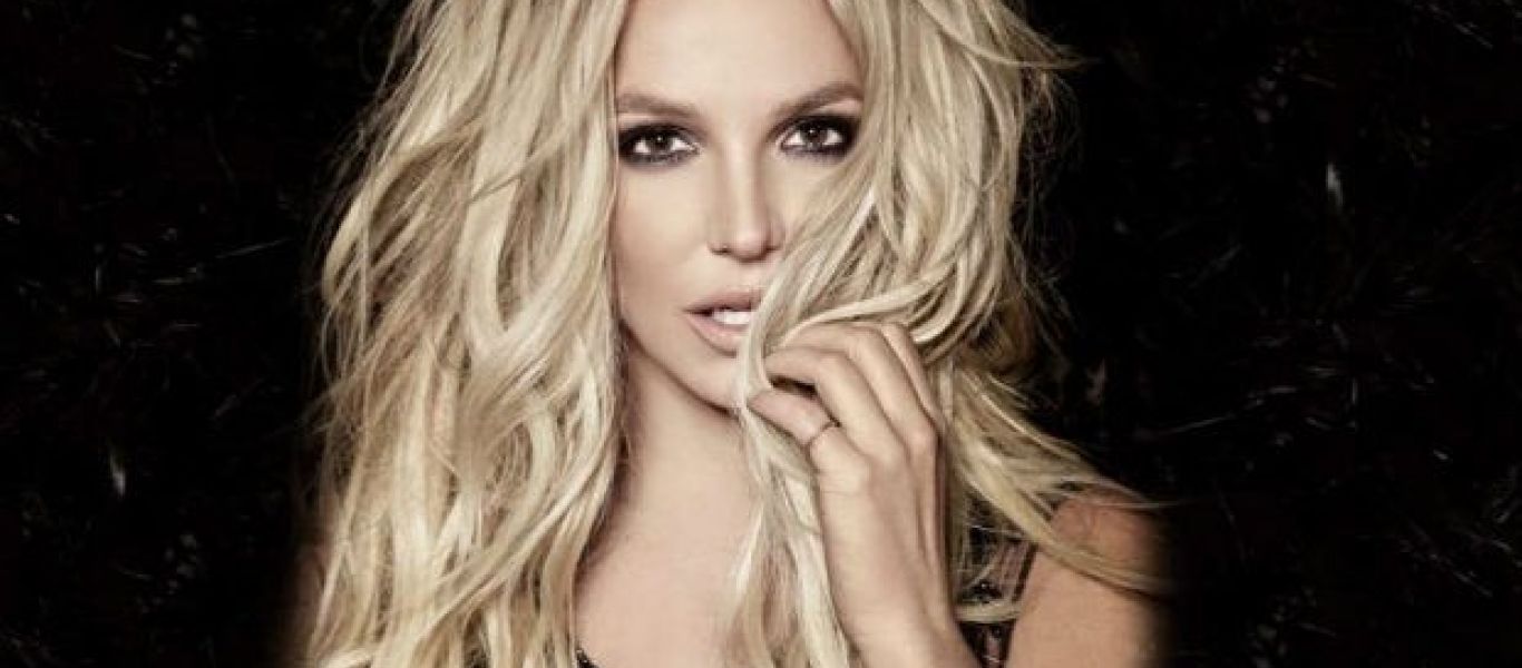 Μπρίτνεϊ Σπίαρς: Τα «πέταξε όλα» και πόζαρε μπροστά στον καθρέφτη της μόνο με το «καυτό» της εσώρουχο (φωτο)