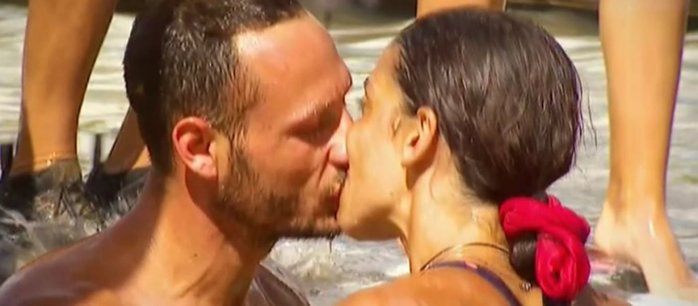 Survivor: Μετά τα τρία φιλιά στην πισίνα… η Μυριέλλα σκέφτεται τη σχέση της και κλαίει