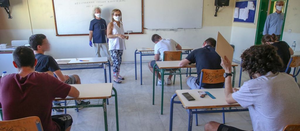 Με προχειρότητα και πολλά προβλήματα ανοίγουν σήμερα τα σχολεία: Μπάχαλο με τα τεστ – Όλα όσα ισχύουν