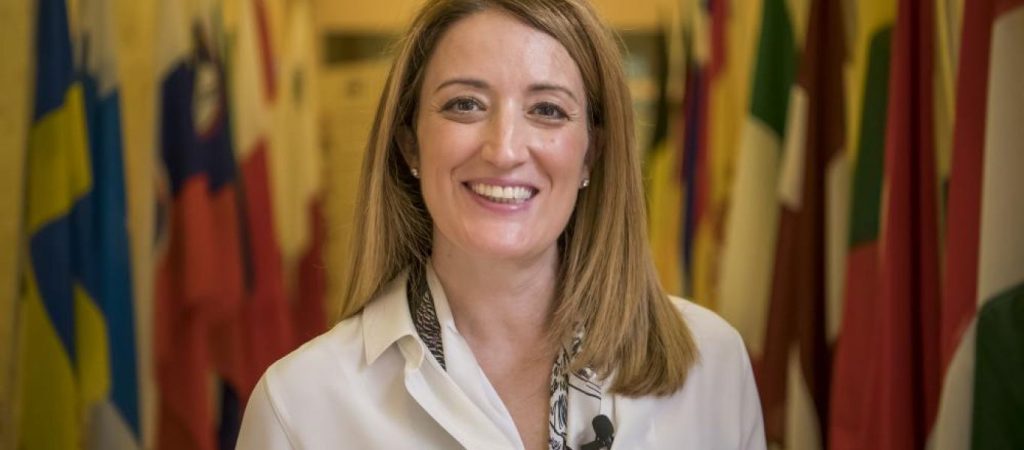 Η Ρομπέρτα Μετσόλα η πιο πιθανή επιλογή για την προεδρία του Ευρωπαϊκού Kοινοβουλίου