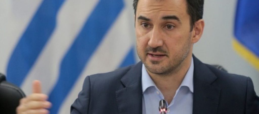 Α.Χαρίτσης: «Η κυβέρνηση θεωρούσε ότι θα ξόρκιζε το πρωτοφανές κύμα ανατιμήσεων με ευχολόγια»