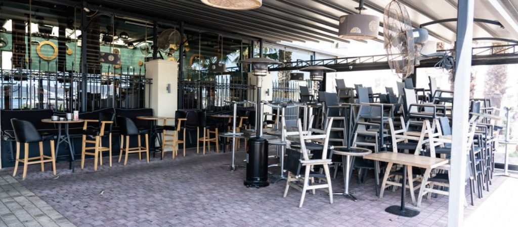 Η κυβέρνηση «καταδίκασε» την εστίαση – Γ.Οικονόμου: «Ήταν πρόωρο να άρουμε τα μέτρα»