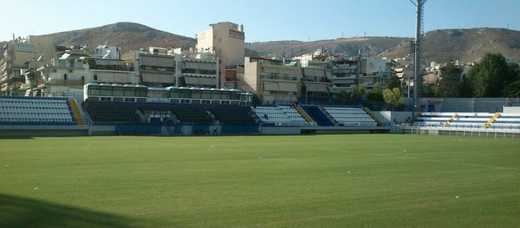 Ποιος ποδοσφαιριστής το πρωί εργάζεται σε γραφείο τελετών και το απόγευμα τρέχει στο γήπεδο