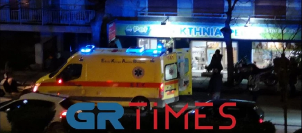 Σοβαρό τροχαίο στη Θεσσαλονίκη: Αυτοκίνητο συγκρούστηκε με μηχανή – Ένας τραυματίας (βίντεο)