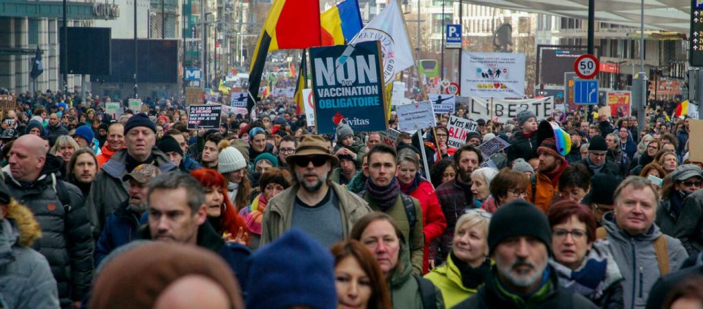 Βέλγιο: Φρένο στον υποχρεωτικό εμβολιασμό – Η μια μετά την άλλη  οι χώρες κάνουν πίσω