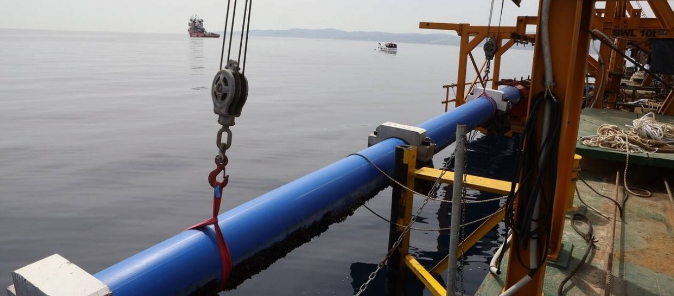 Αίγινα: Σε λειτουργία ο υποθαλάσσιος αγωγός ύδρευσης – Σύνδεση με τον κεντρικό αγωγό της ΕΥΔΑΠ μέσω Σαλαμίνας