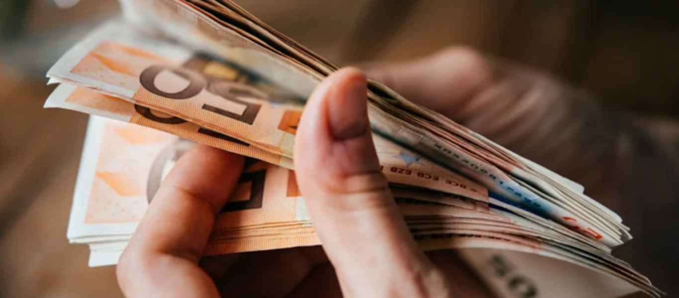 Λιβαδειά: Άνδρας βρήκε 5.850 ευρώ στο δρόμο και τα παρέδωσε στην αστυνομία – Βρέθηκε ο ιδιοκτήτης