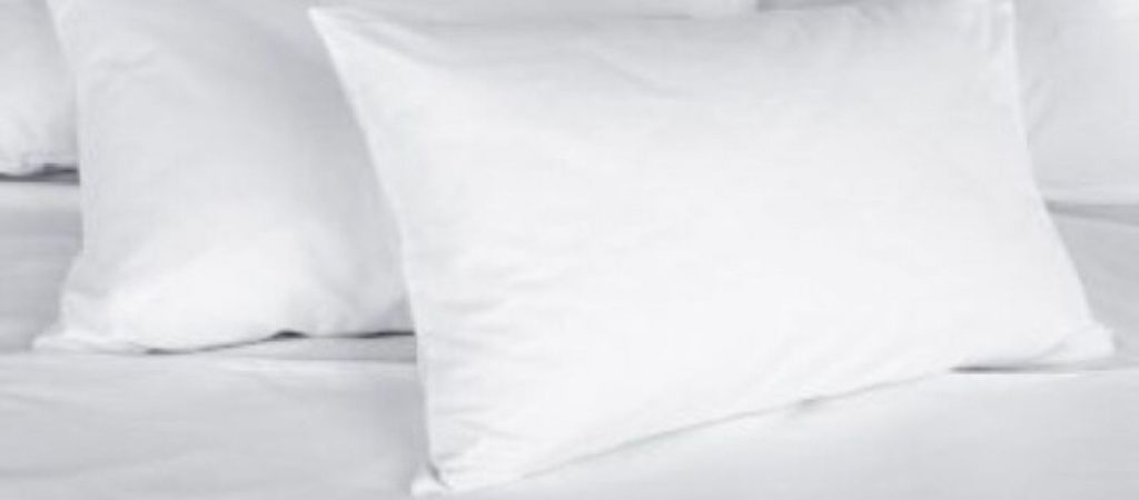 Τέσσερις έξυπνες λύσεις για να καθαρίσετε τα μαξιλάρια από ακάρεα και βρωμιές