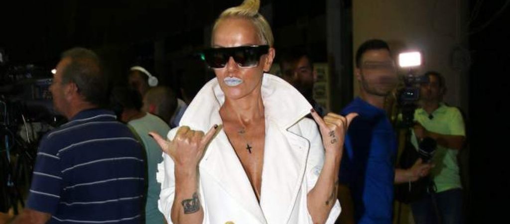 Νατάσα Καλογρίδη: Ποζάρει γυμνή στα 58 της και κάνει τον ανδρικό πληθυσμό να «παραληρεί»