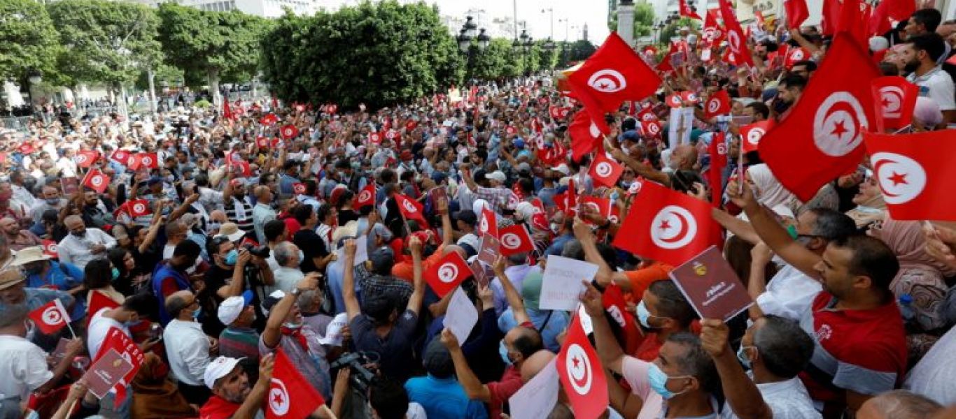 Τυνησία: Ογκώδης διαδήλωση κατά του προέδρου Κ. Σάγιεντ