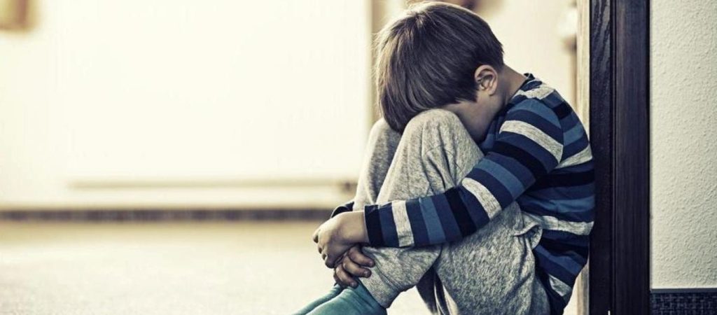 Εξαθλίωσαν τους Έλληνες: Μητέρα στο Βόλο «παρέδωσε» το παιδί της στο Ορφανοτροφείο – «Θα πέθαινε μαζί μου»