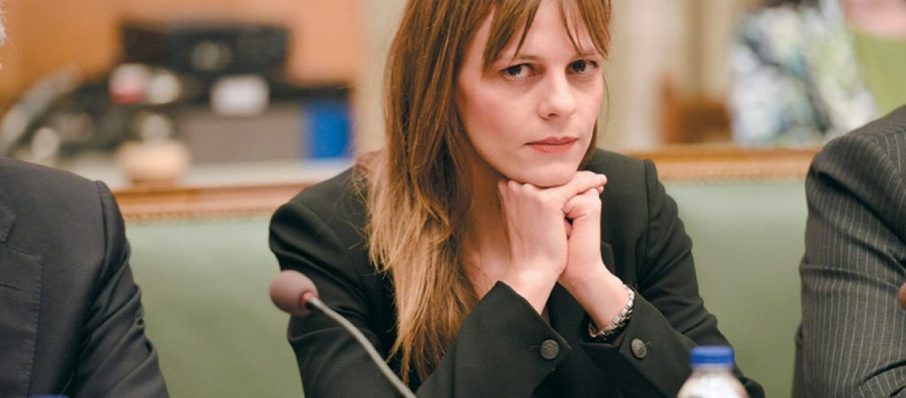 Θετική στον κορωνοϊό και η εμβολιασμένη πρώην υπουργός Έφη Αχτσιόγλου