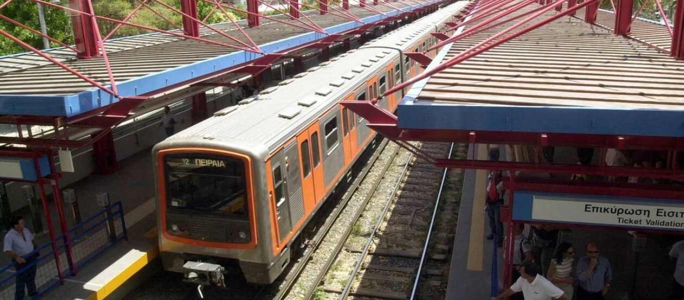 Γυναίκα κατέρρευσε μέσα στο τρένο στο Μοσχάτο – Σταμάτησε το δρομολόγιο