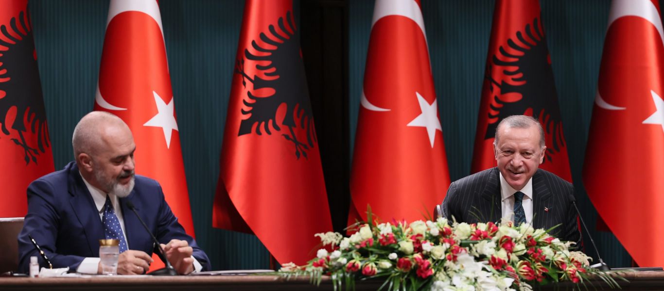 Τουρκία και Αλβανία υπέγραψαν μεγάλη στρατιωτική συμφωνία με το «βλέμμα» στην Ελλάδα