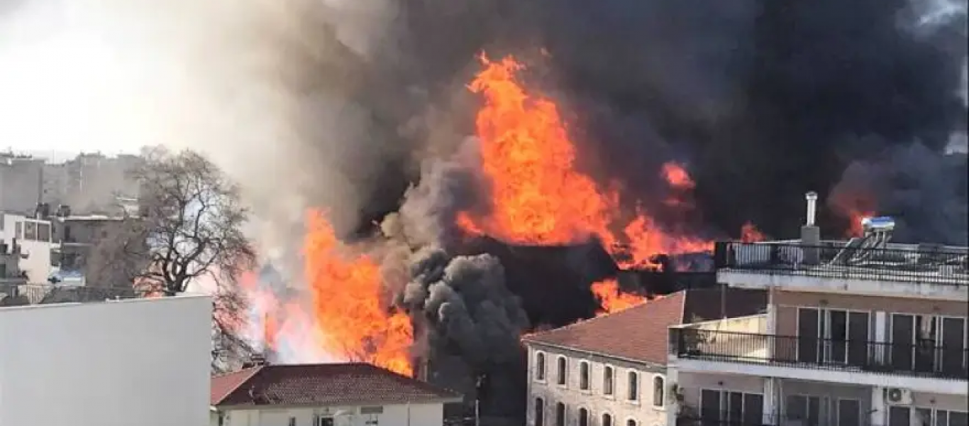 Ξάνθη: Υπό έλεγχο τέθηκε η φωτιά που ξέσπασε στο κέντρο της πόλης (βίντεο) (upd2)
