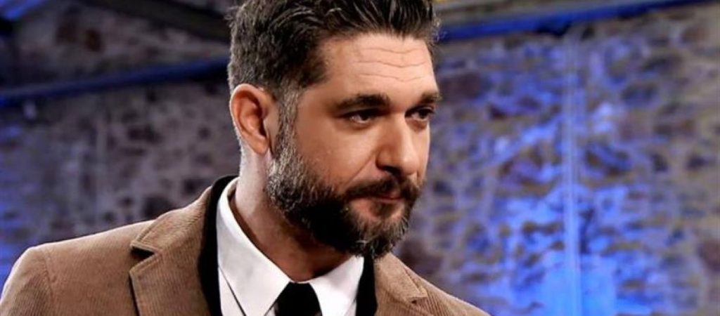 MasterChef: Ενθουσιάστηκε ο Πάνος Ιωαννίδης – Του έδωσε το Golden Pin και τον έστειλε απευθείας στο σπίτι (βίντεο)