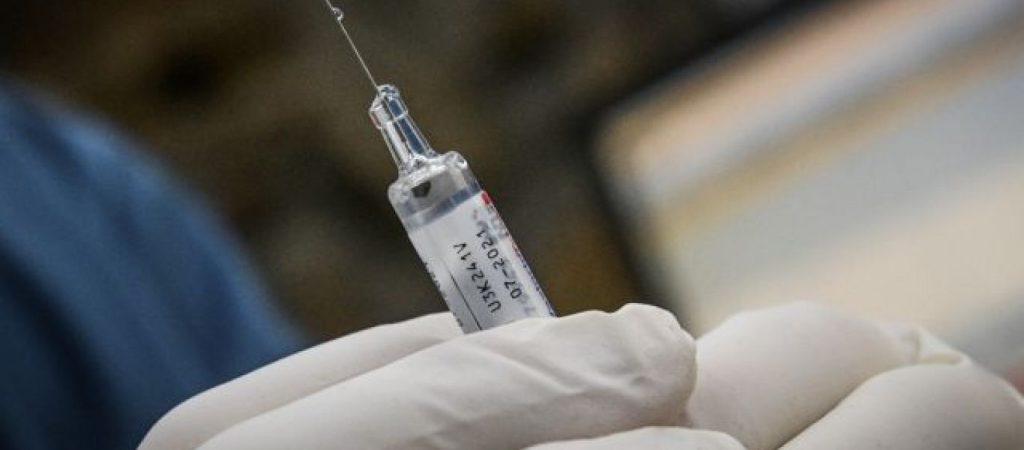 Πώς θα ενημερώνονται οι ανεμβολίαστοι πολίτες άνω των 60 για τα πρόστιμα – Τι κάνουν όσοι θέλουν να υποβάλουν ένσταση