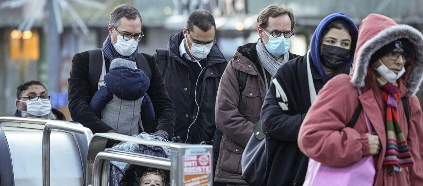 Γαλλία: «Τσουνάμι» κρουσμάτων Όμικρον παρά τα πολύ υψηλά επίπεδα εμβολιασμού