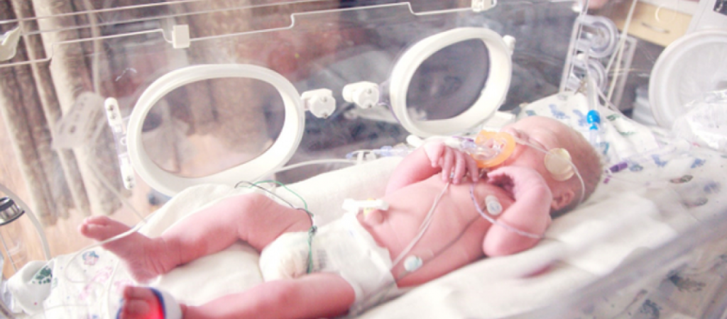 Θεσσαλονίκη, πέθανε βρέφος 52 ημερών με κορωνοϊό – Η Μ.Γκάγκα μίλησε για… ανεμβολίαστο περιβάλλον