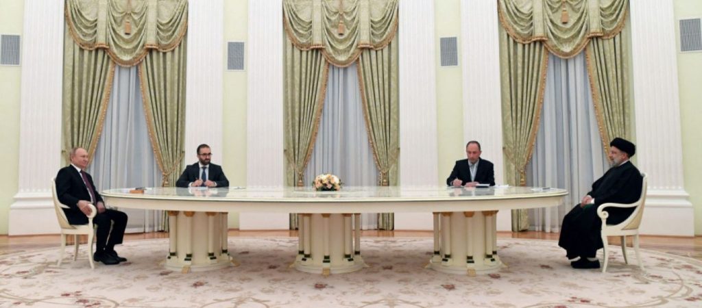 Ρωσία: Οικοδομεί στενότερες σχέσεις με το Ιράν