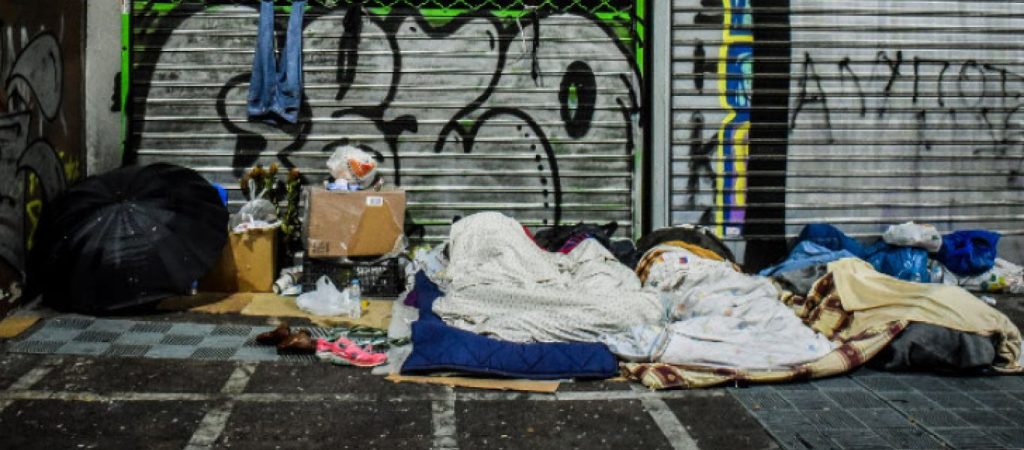 Οδηγίες του υπ.Εργασίας προς τους δήμους ενόψει κακοκαιρίας – Κλειστοί θερμαινόμενοι χώροι για αστέγους