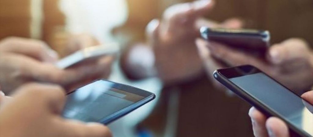 Προκαλούν τα κινητά τηλέφωνα καρκίνο; – Τι δείχνει νέα μελέτη