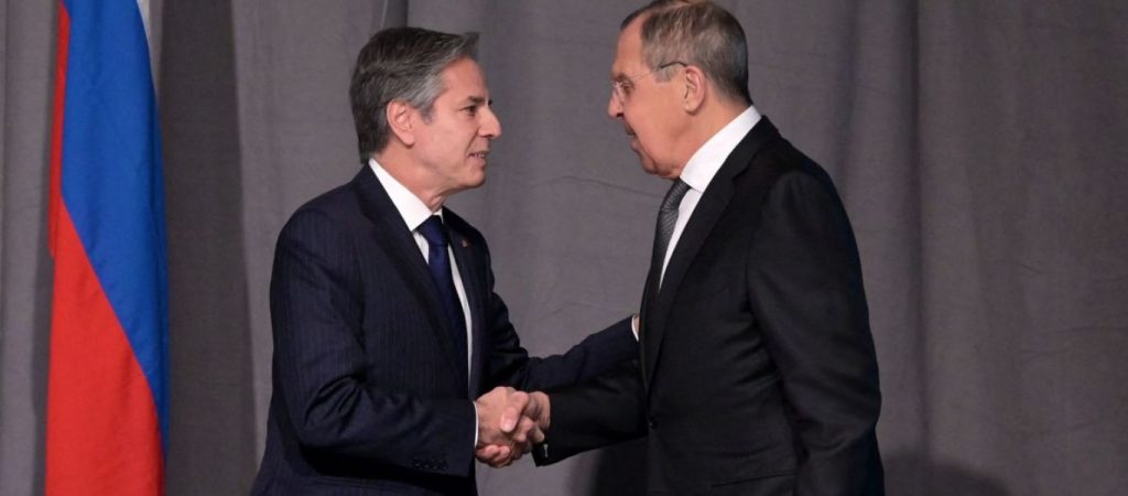 Σε εξέλιξη η συνάντηση Σ.Λαβρόφ-Α.Μπλίνκεν: Ποιες είναι οι προσδοκίες