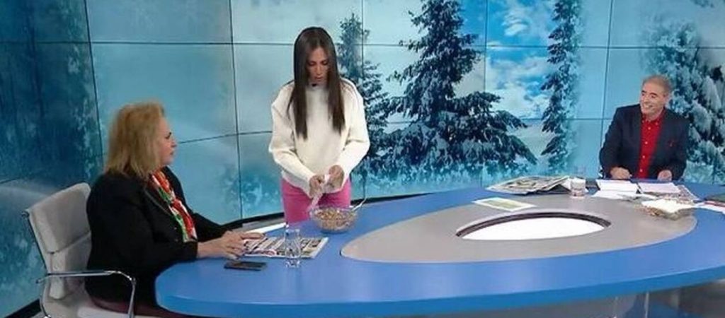 Η Α.Βούλγαρη κέρασε κόλλυβα την Μ.Παγώνη και αυτή έγινε έξαλλη – «Παρενέργειες της Covid; – Θα σηκωθώ να φύγω»