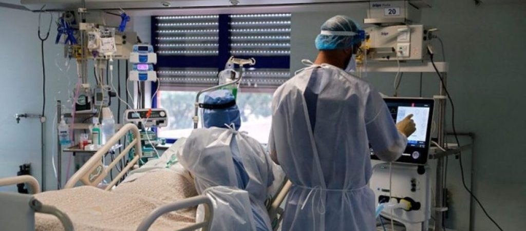 Καταγγελία «βόμβα» γιατρού στο «Γεννηματά»:«Διασωληνωμένοι περιμένουν σε κοινούς θαλάμους- Γι αυτό μετράμε 100 θανάτους»