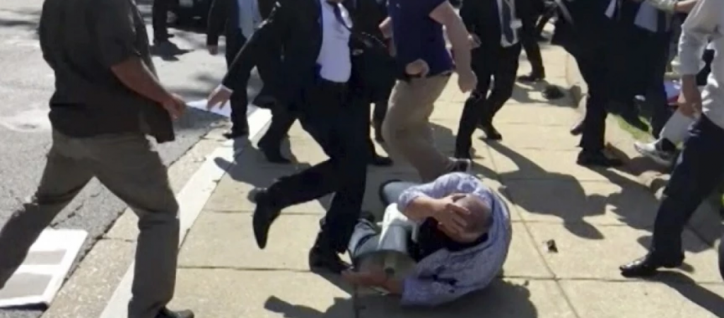 Στο ανώτατο δικαστήριο των ΗΠΑ προσφεύγει η Τουρκία για το ξυλοκόπημα των Κούρδων από φρουρούς του Ερντογάν!