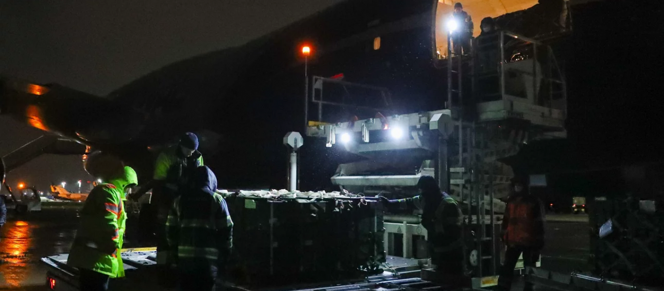 Οι ΗΠΑ κατηγορούν την Ρωσία για κλιμάκωση αλλά στέλνουν συνεχώς πολεμικό υλικό στην Ουκρανία – Ακόμα μια δωρεά 90 τόνων