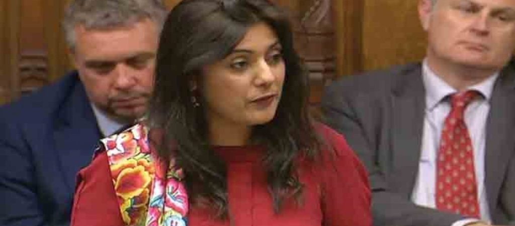 Νέα προβλήματα στον Μ.Τζόνσον: Η μουσουλμάνα πρώην υφυπουργός της Βρετανίας κατηγορεί τους Συντηρητικούς για ισλαμοφοβία