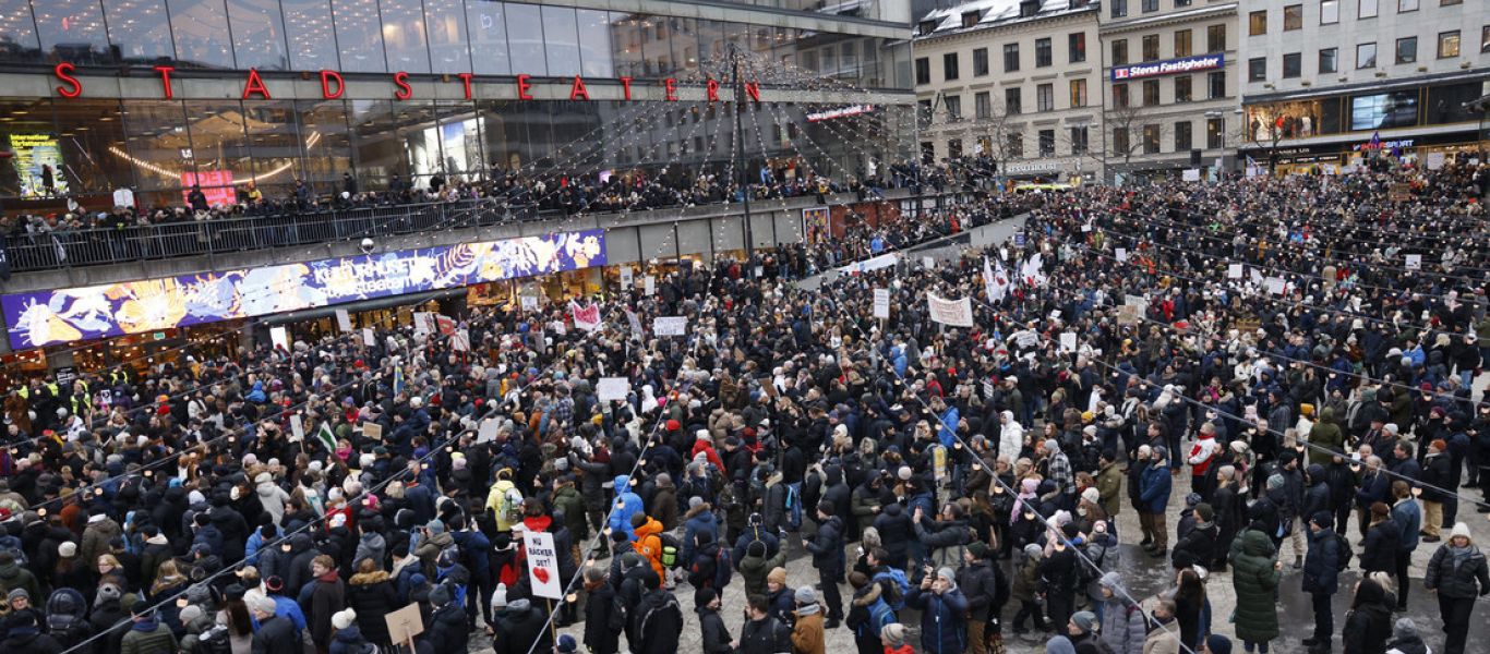 Σείεται ακόμα και η Σουηδία των σχεδόν μηδενικών απαγορεύσεων από τις αντιδράσεις και τις διαδηλώσεις κατά Covid Pass!