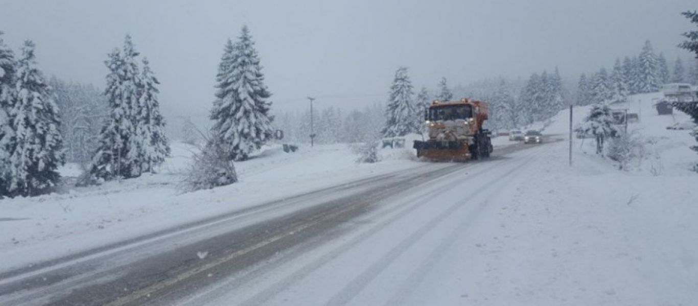 Καιρός: Ισχυρές κατά τόπους χιονοπτώσεις τη Δευτέρα σε πεδινά και παραθαλάσσια τμήματα