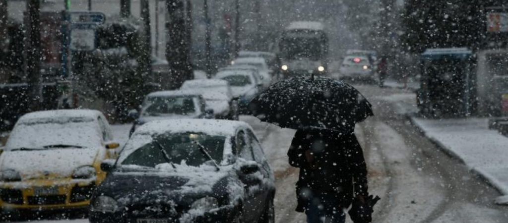 Δείτε αναλυτικά τι ισχύει με άδειες εργασίας και αποδοχές σε περίπτωση χιονόπτωσης