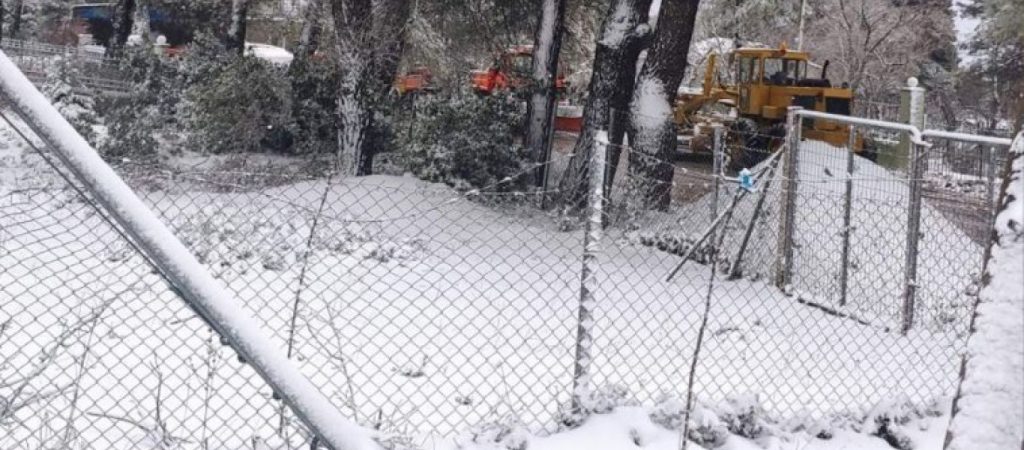 Εύβοια: Διακοπές ηλεκτροδότησης σε έξι χωριά λόγω χιονιά – Μήνυμα έκτακτης ανάγκης από το 112