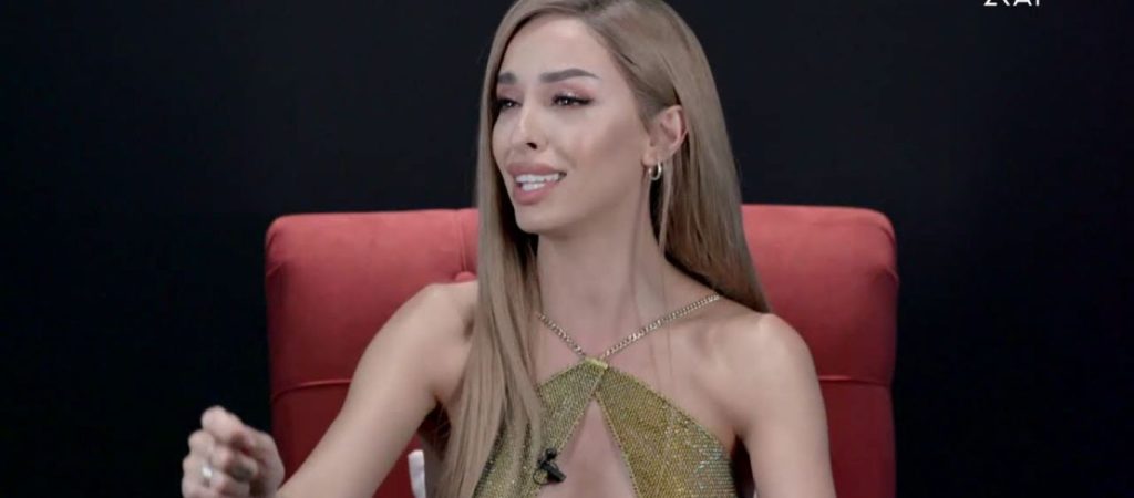 Καύσωνας: Η Ελένη Φουρέιρα φόρεσε το μπουρνούζι, τις γόβες της & πόζαρε στο χιόνι (φώτο)