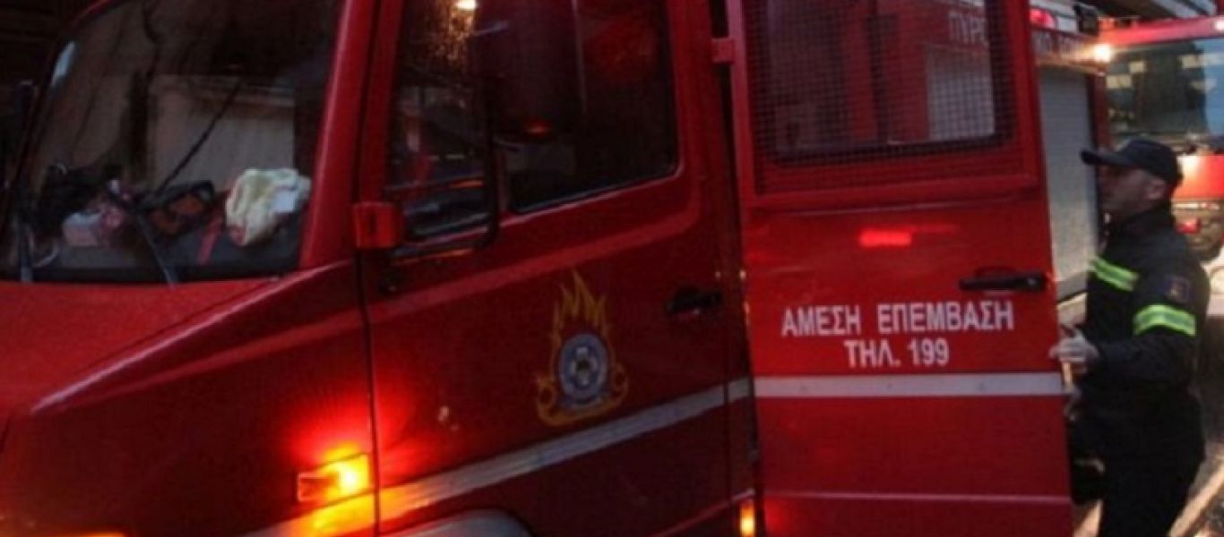 Μεγάλη φωτιά σε πάρκινγκ σκαφών στο Κορωπί – Δεν απειλήθηκαν σπίτια