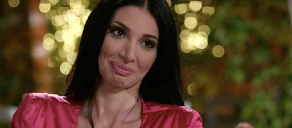 H Σία Βοσκανίδου έλιωσε τα χιόνια κι έφερε λύτρωση (στα μάτια…):  Τα «πέταξε» όλα… και βγήκε με τη γούνα της (φωτό)