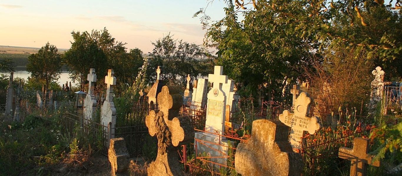 Ηράκλειο: Χρειάστηκε εκχιονιστικό μηχάνημα για την τελεστεί ταφή νεκρού