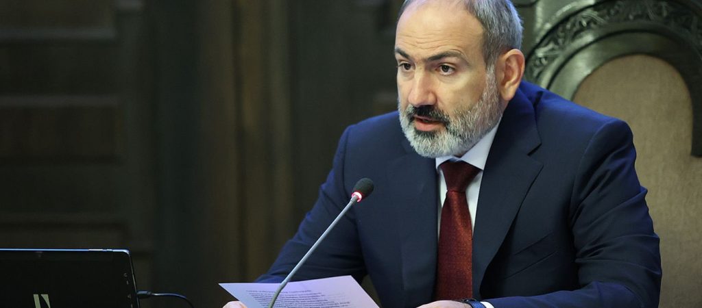 Νικόλ Πασινιάν: Μετά την βαριά ήττα στο Ναγκόρνο-Καραμπάχ παραδίδεται άνευ όρων σε Τουρκία-Αζερμπαϊτζάν