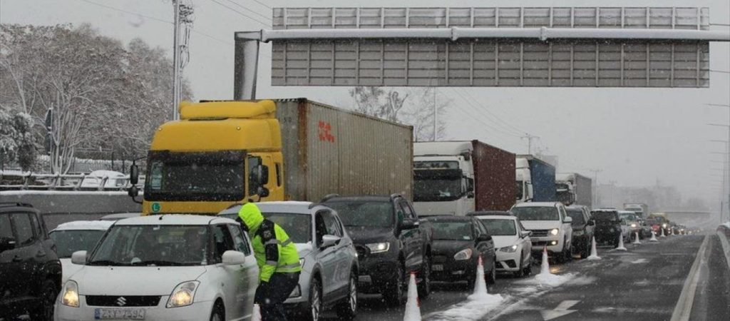 Πιερία και Ημαθία: Άνοιξαν οι δρόμοι για τα φορτηγά