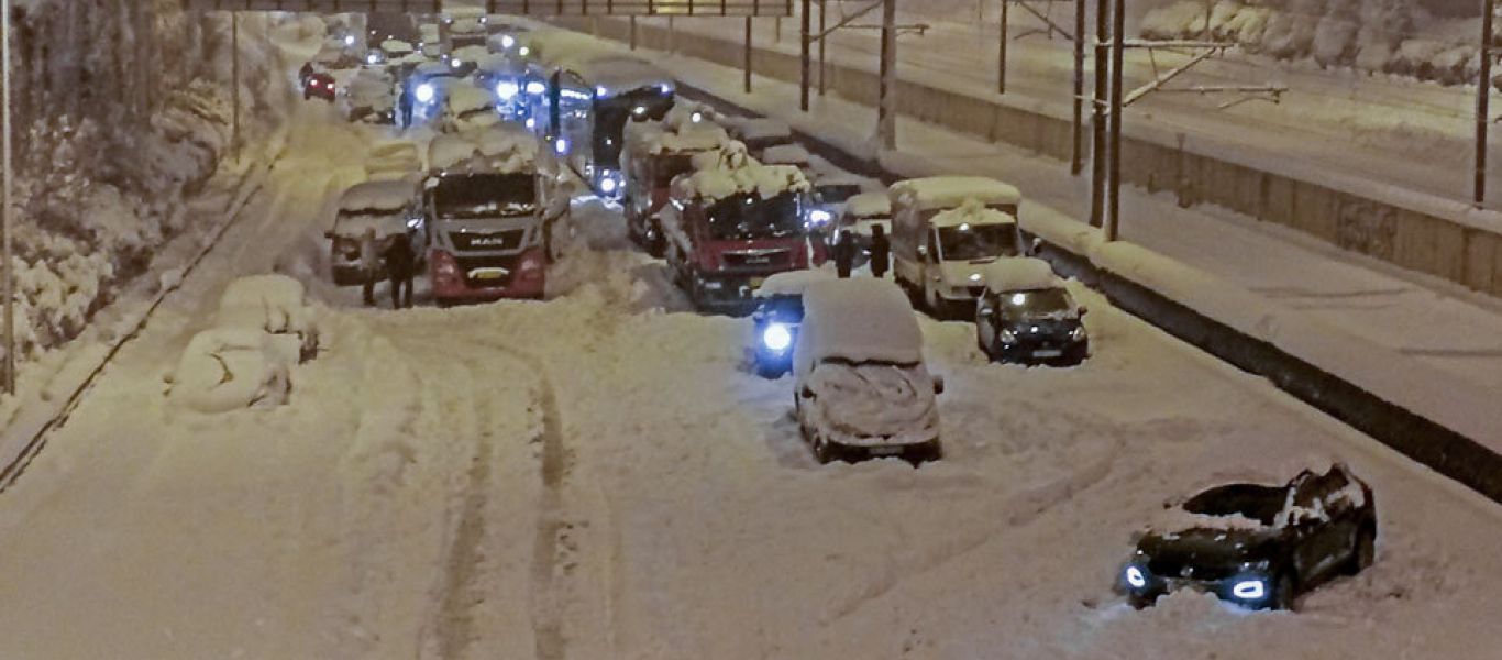 «Τσουνάμι» μηνύσεων: Οι εγκλωβισμένοι της Αττικής οδού αρνούνται τα 2.000 ευρώ και προσφεύγουν στην δικαιοσύνη!