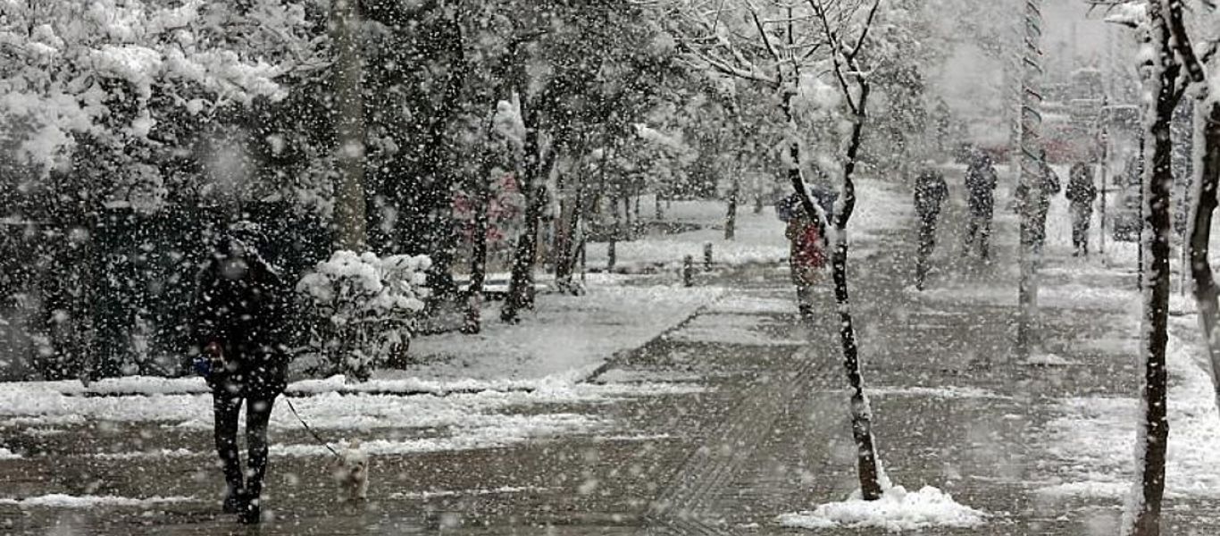 Κακοκαιρία «Ελπίς»: Από το μεσημέρι η ύφεση της χιονόπτωσης στην Αττική