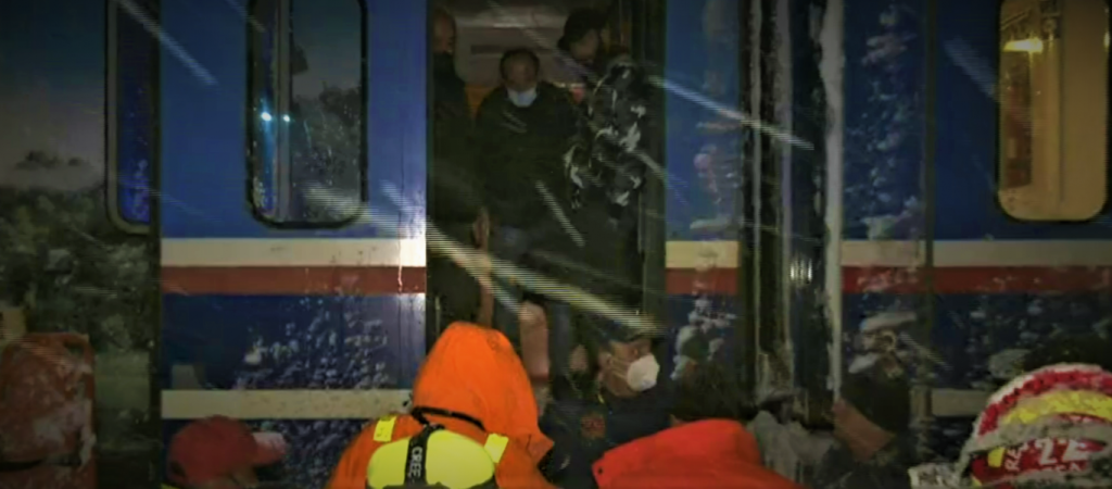 Μαρτυρία από «το τρένο της κόλασης»: «Η βοηθητική μηχανή μας τσάκισε στο σκοτάδι – Μύριζα το αίμα μου – Δεν το έβλεπα»!