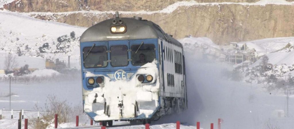 Απίστευτο: Τους είπαν ότι το δρομολόγιο θα γίνει κανονικά και βρέθηκαν 18 ώρες εγκλωβισμένοι σε ένα τρένο